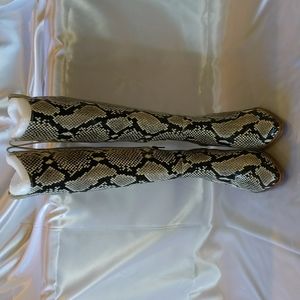 Gianni Bini Danitza Snake boots